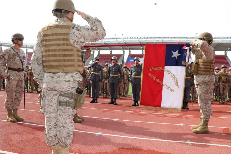 REGIMIENTO COQUIMBO TOMA JURAMENTO A LA BANDERA A 246 SOLDADOS EN EL ESTADIO LA PORTADA