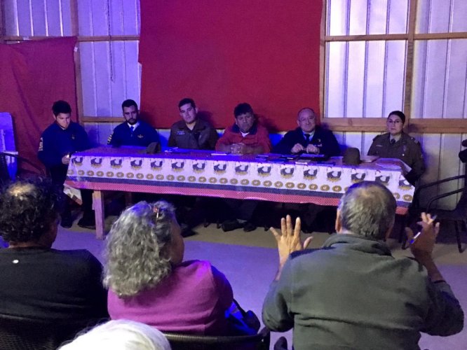 VECINOS DE TAMBILLOS RECIBEN APOYO DE GOBIERNO PARA POTENCIAR LA SEGURIDAD Y SUS ORGANIZACIONES