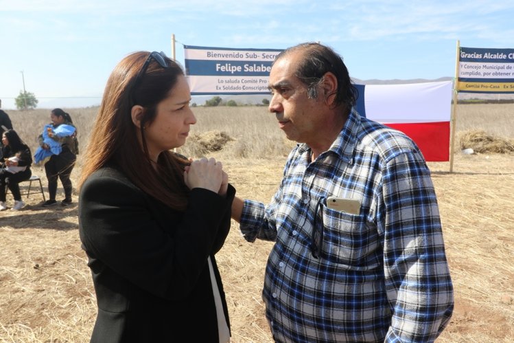 GOBIERNO APOYA A 240 FAMILIAS DE EX SOLDADOS CONSCRIPTOS DE OVALLE A CUMPLIR SU SUEÑO DE LA CASA PROPIA