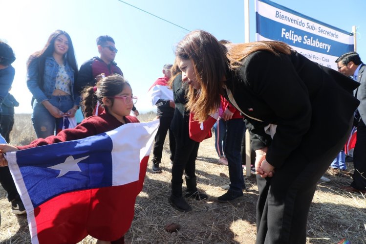GOBIERNO APOYA A 240 FAMILIAS DE EX SOLDADOS CONSCRIPTOS DE OVALLE A CUMPLIR SU SUEÑO DE LA CASA PROPIA