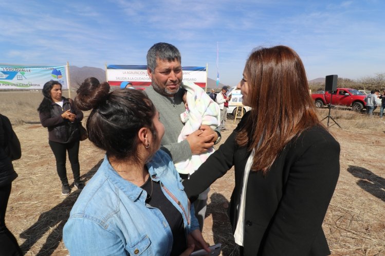 GOBIERNO APOYA A 240 FAMILIAS DE EX SOLDADOS CONSCRIPTOS DE OVALLE A CUMPLIR SU SUEÑO DE LA CASA PROPIA