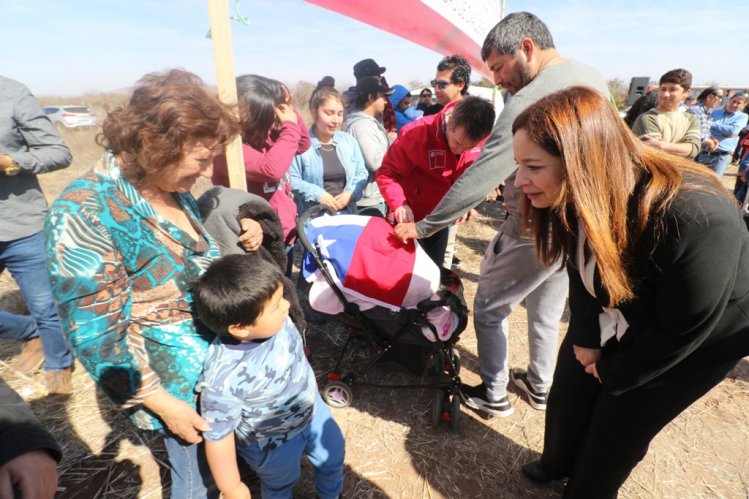 GOBIERNO APOYA A 240 FAMILIAS DE EX SOLDADOS CONSCRIPTOS DE OVALLE A CUMPLIR SU SUEÑO DE LA CASA PROPIA