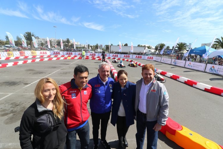 CIENTOS DE FAMILIAS DISFRUTARON DEL KARTING ELÉCTRICO DE ELISEO SALAZAR