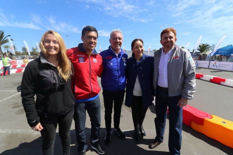 CIENTOS DE FAMILIAS DISFRUTARON DEL KARTING ELÉCTRICO DE ELISEO SALAZAR