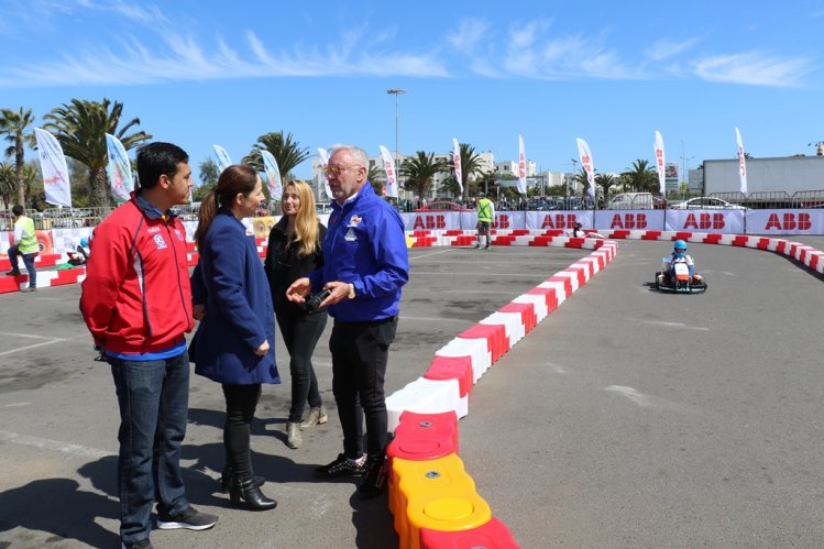 CIENTOS DE FAMILIAS DISFRUTARON DEL KARTING ELÉCTRICO DE ELISEO SALAZAR