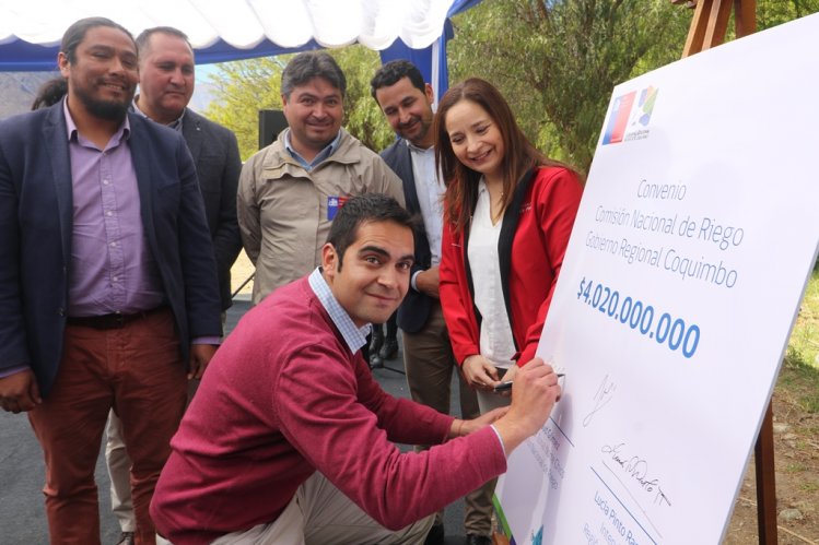 GOBIERNO ANUNCIA MÁS DE 6 MIL MILLONES DE PESOS PARA APOYAR A REGANTES EN OBRAS DE RIEGO POR ESCASEZ HÍDRICA