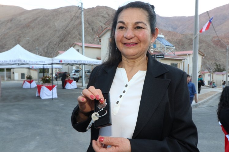 FAMILIAS DE PAIHUANO RECIBEN SUS VIVIENDAS TRAS CASI 20 AÑOS DE ESPERA