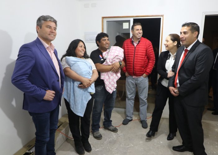 FAMILIAS DE PAIHUANO RECIBEN SUS VIVIENDAS TRAS CASI 20 AÑOS DE ESPERA