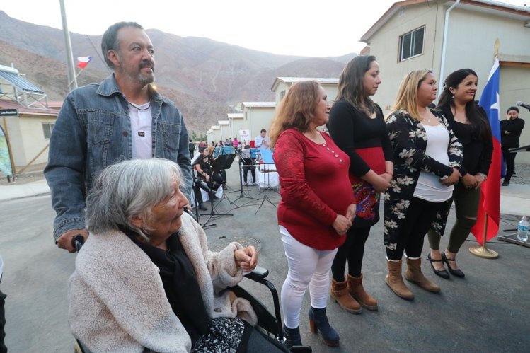 FAMILIAS DE PAIHUANO RECIBEN SUS VIVIENDAS TRAS CASI 20 AÑOS DE ESPERA