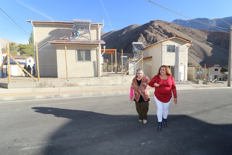 FAMILIAS DE PAIHUANO RECIBEN SUS VIVIENDAS TRAS CASI 20 AÑOS DE ESPERA