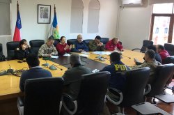 GOBIERNO Y JEFE DE FUERZA COORDINAN ACCIONES PARA RESGUARDAR ORDEN PÚBLICO DURANTE ESTADO DE EMERGENCIA