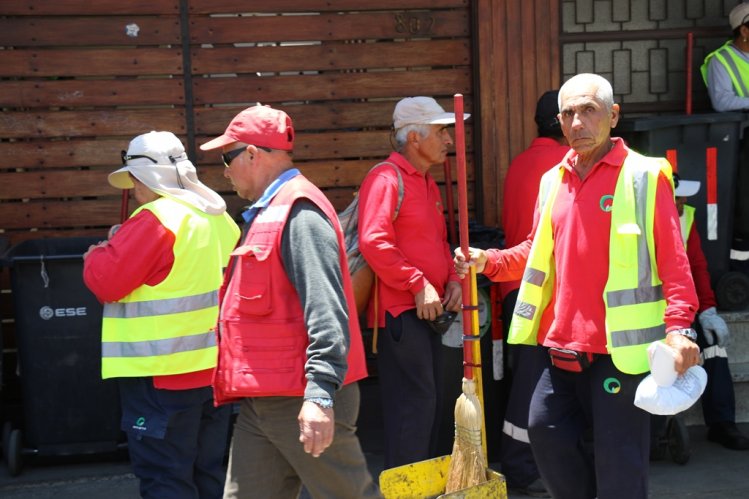 GOBIERNO DESTACA ROL DE RECOLECTORES DE BASURA DURANTE LOS ÚLTIMOS DÍAS Y RECOGE SUS PRINCIPALES INQUIETUDES
