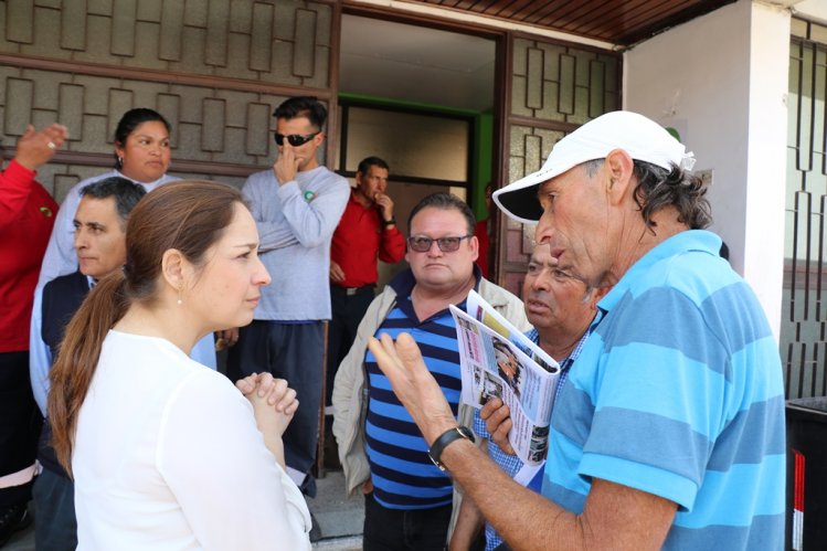 GOBIERNO DESTACA ROL DE RECOLECTORES DE BASURA DURANTE LOS ÚLTIMOS DÍAS Y RECOGE SUS PRINCIPALES INQUIETUDES