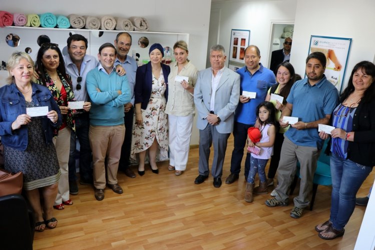 EMPRENDEDORES DE TODA LA REGIÓN RECIBEN APOYO ECONÓMICO PARA IR RECUPERANDO SUS NEGOCIOS