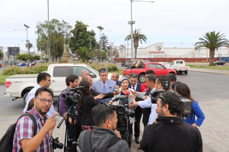 ANUNCIAN RECONSTRUCCIÓN DE SEMÁFOROS, SEÑALÉTICAS Y CÁMARAS DE VIGILANCIA PARA NORMALIZAR EL TRANSITO