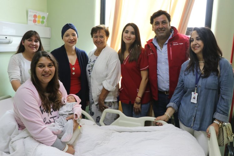 GOBIERNO ENTREGA AJUAR A PRIMERA NACIDA EN LA REGIÓN