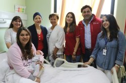 GOBIERNO ENTREGA AJUAR A PRIMERA NACIDA EN LA REGIÓN