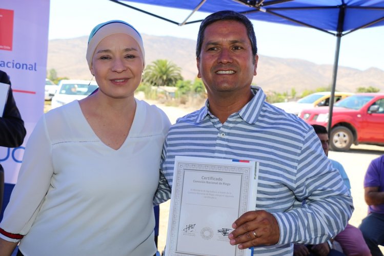 ENTREGAN BONOS DE RIEGO POR MÁS DE $136 MILLONES A REGANTES DE LA PROVINCIA DEL LIMARÍ