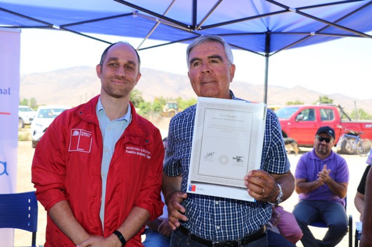 ENTREGAN BONOS DE RIEGO POR MÁS DE $136 MILLONES A REGANTES DE LA PROVINCIA DEL LIMARÍ