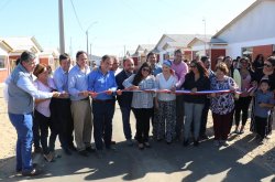 MÁS DE 100 FAMILIAS DE TONGOY RECIBEN LAS LLAVES DE SU CASA PROPIA