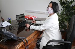 MÁS ATRIBUCIONES Y PODER DE DECISIÓN PIDE GOBERNADORA REGIONAL KRIST NARANJO PEÑALOZA AL ASUMIR EL MANDO DE LA REGIÓN