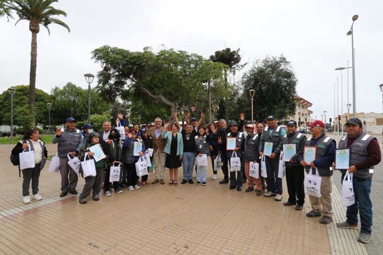 Gobernadora conmemora el Día Mundial de los Recicladores y Recicladoras de Base poniendo en valor su labor ambiental