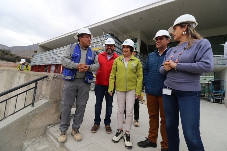 Cesfam de Carén y Parque Chañaral Alto de Monte Patria presentan más de un 90% de avance en obras