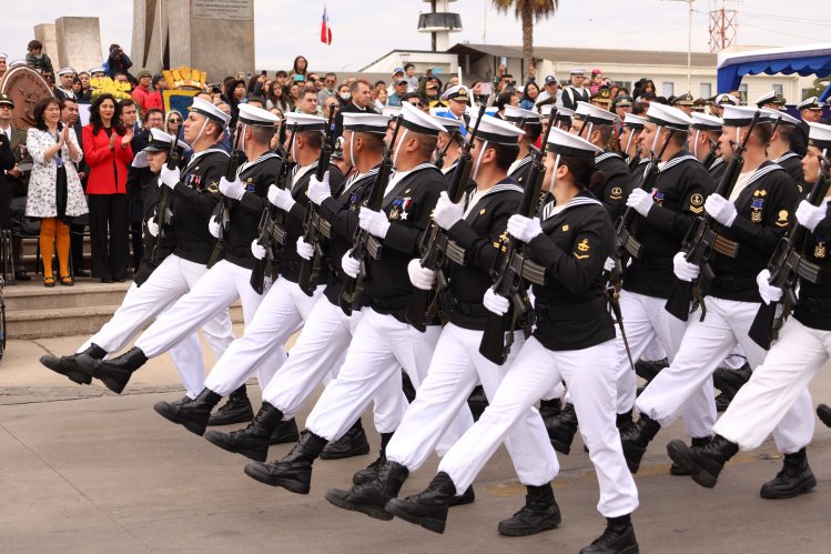 CONMEMORACIÓN DEL 145° ANIVERSARIO DEL COMBATE NAVAL DE IQUIQUE: IMPECABLE DESFILE CÍVICO - MILITAR REUNIÓ A CIENTOS DE FAMILIAS