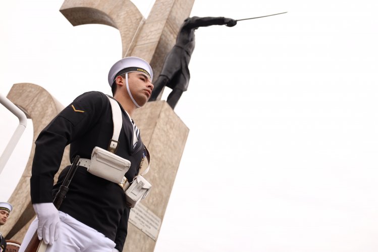 CONMEMORACIÓN DEL 145° ANIVERSARIO DEL COMBATE NAVAL DE IQUIQUE: IMPECABLE DESFILE CÍVICO - MILITAR REUNIÓ A CIENTOS DE FAMILIAS