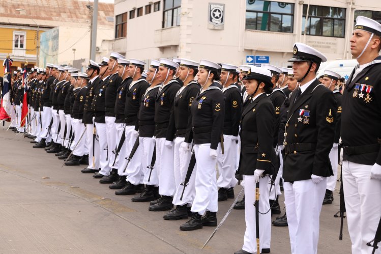 CONMEMORACIÓN DEL 145° ANIVERSARIO DEL COMBATE NAVAL DE IQUIQUE: IMPECABLE DESFILE CÍVICO - MILITAR REUNIÓ A CIENTOS DE FAMILIAS