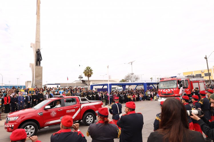 CONMEMORACIÓN DEL 145° ANIVERSARIO DEL COMBATE NAVAL DE IQUIQUE: IMPECABLE DESFILE CÍVICO - MILITAR REUNIÓ A CIENTOS DE FAMILIAS
