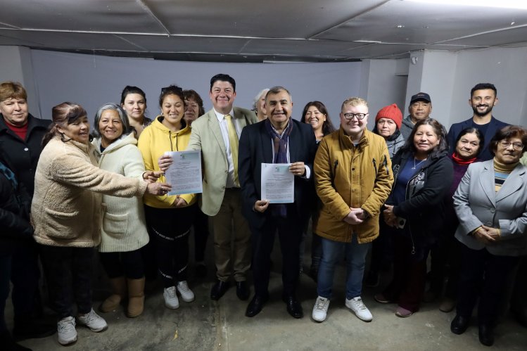 Gobernador (s) firma convenio para la construcción de alcantarillado de Las Ramadas en Punitaqui