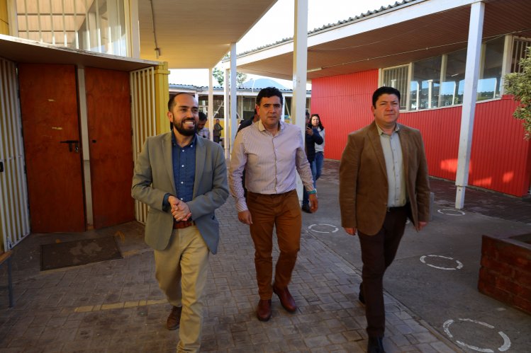 Proyectos de salud y educación son prioridad para Gobernador (s) en comuna de Monte Patria