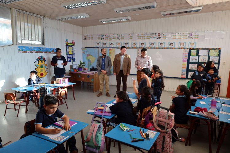 Proyectos de salud y educación son prioridad para Gobernador (s) en comuna de Monte Patria