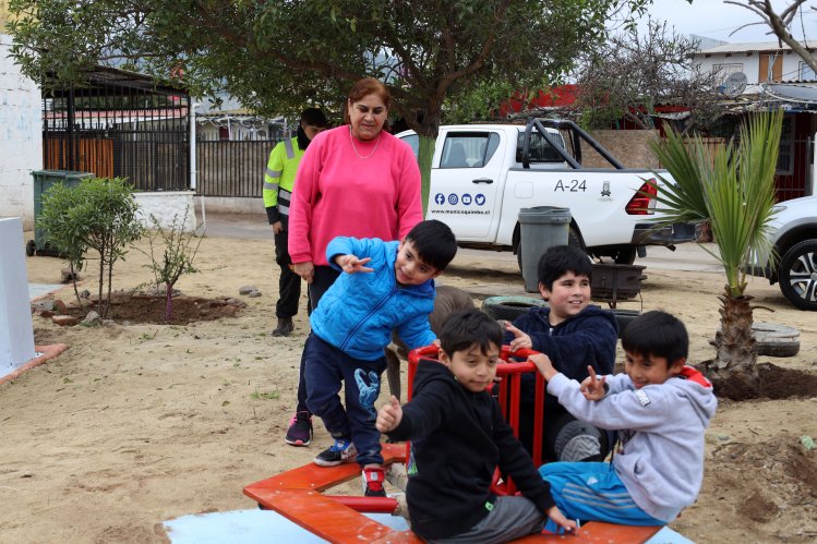 Inauguran plaza Gabriela Mistral en el sector de Tierras Blancas de Coquimbo