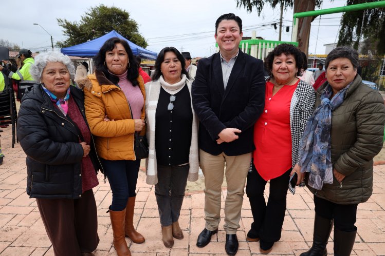 Inauguran plaza Gabriela Mistral en el sector de Tierras Blancas de Coquimbo