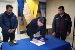 Gobernador (s) concreta ayuda inmediata para locatarios de Plaza de Abastos de Illapel