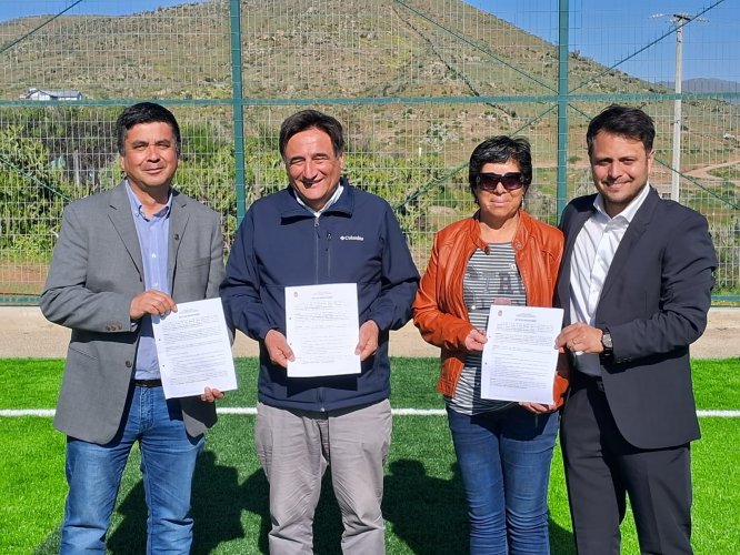 Inauguran cancha de $78 millones para la comunidad de Canela Baja