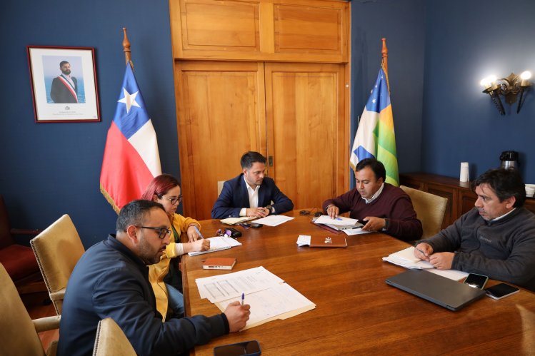 Despliegue territorial y trabajo con municipios marcan primeros días de gestión del nuevo Gobernador Regional