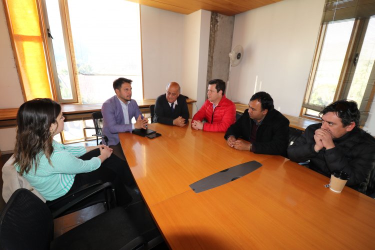 Despliegue territorial y trabajo con municipios marcan primeros días de gestión del nuevo Gobernador Regional