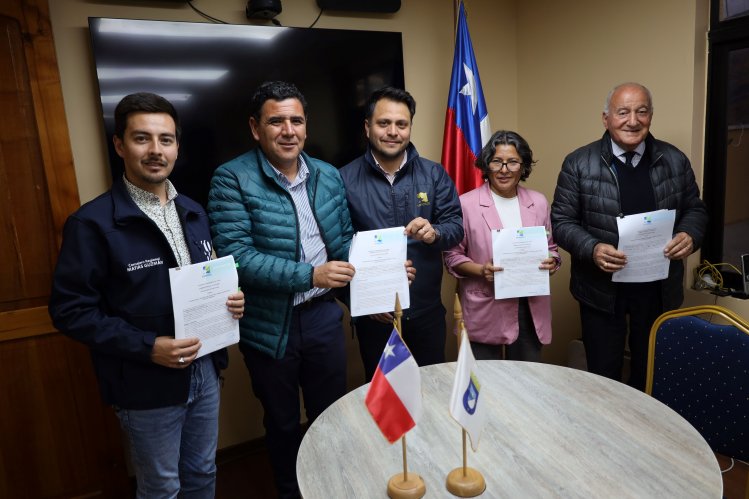 Monte Patria y Río Hurtado destacan la firma de 6 proyectos con inversión del Gobierno Regional