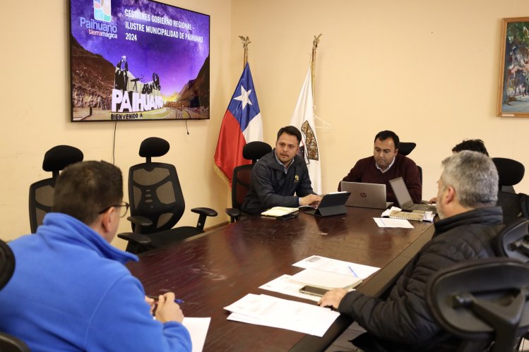 Gobernador revisa en Vicuña y Paihuano proyectos para acelerar ejecución presupuestaria