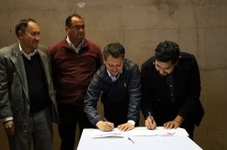 En Salamanca firman convenio para construir Centro Integral del Adulto Mayor