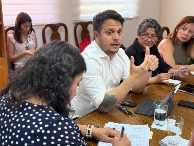 Gobernador firma en Combarbalá continuidad del Programa de Empleabilidad e informa avances de cartera de proyectos