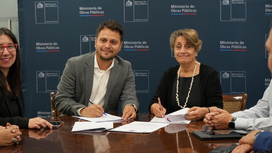 Gobierno Regional y MOP fortalecen desarrollo pesquero con actualización de convenio de caletas rurales