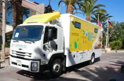 Combarbalá celebra la entrega de un centro de atención móvil veterinaria y un camión alza hombre