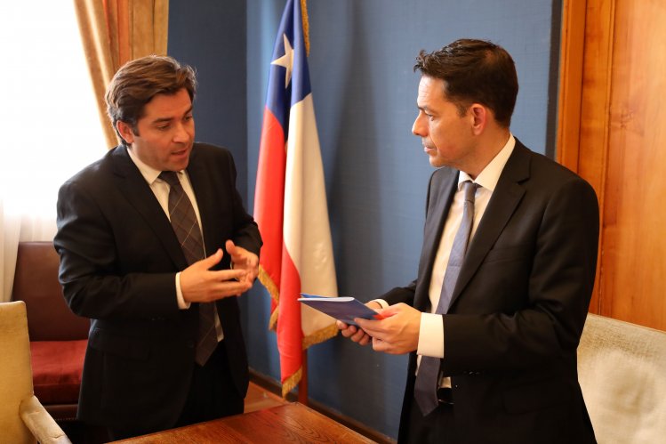 Gobernador Cristóbal Juliá y Cámara Chilena de la Construcción buscan reactivar la economía regional