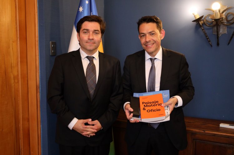 Gobernador Cristóbal Juliá y Cámara Chilena de la Construcción buscan reactivar la economía regional