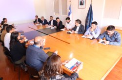 Gobernador lidera mesa técnica con el MOP para acelerar cartera de proyectos