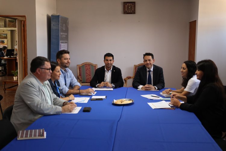 Gobernador revisa en Ovalle estado de avance del Edificio Consistorial y la Escuela El Crisol